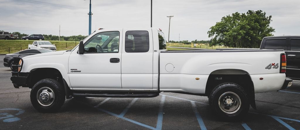 2004 Chevrolet Silverado 3500 Base