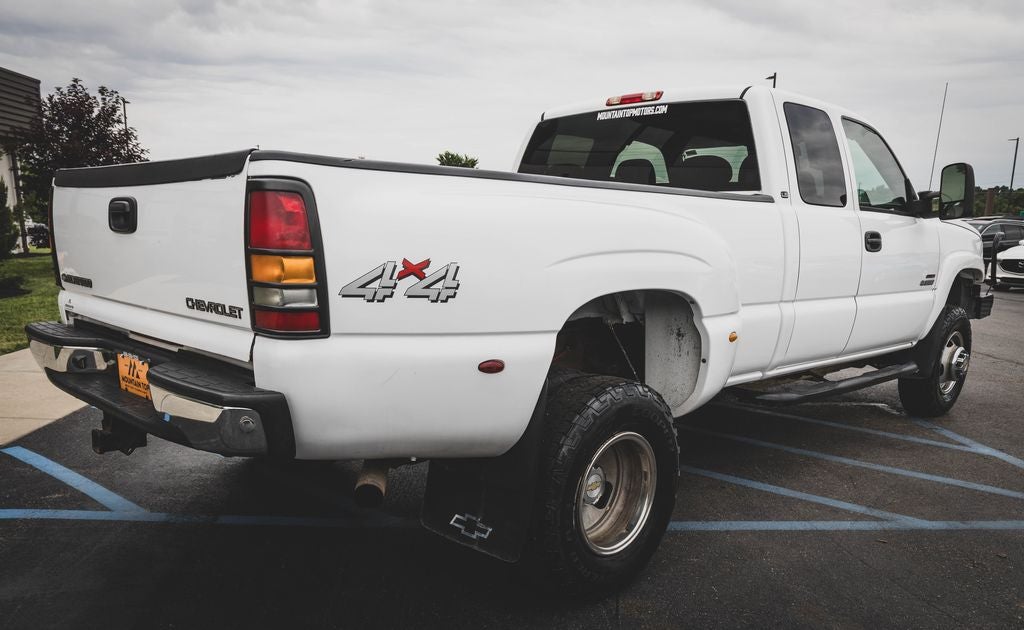 2004 Chevrolet Silverado 3500 Base