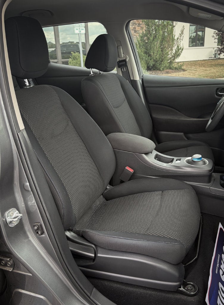 2016 Nissan Leaf S