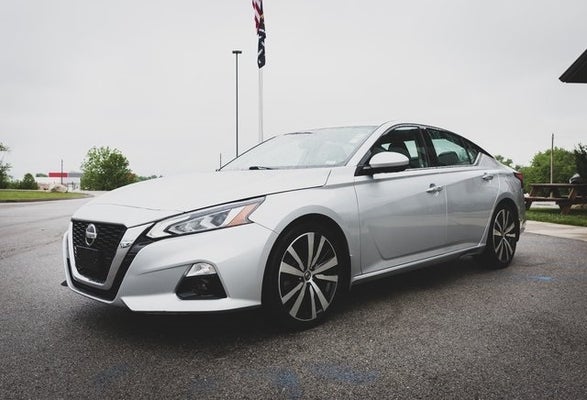 2020 Nissan Altima 2.5 Platinum in Troy, MO, MO - Mountain Top Motor Company