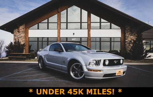 2005 Ford Mustang GT Deluxe