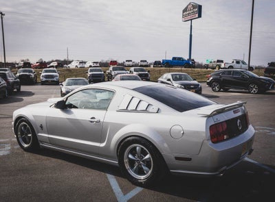 2005 Ford Mustang GT Deluxe