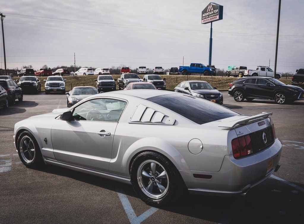 2005 Ford Mustang GT Deluxe