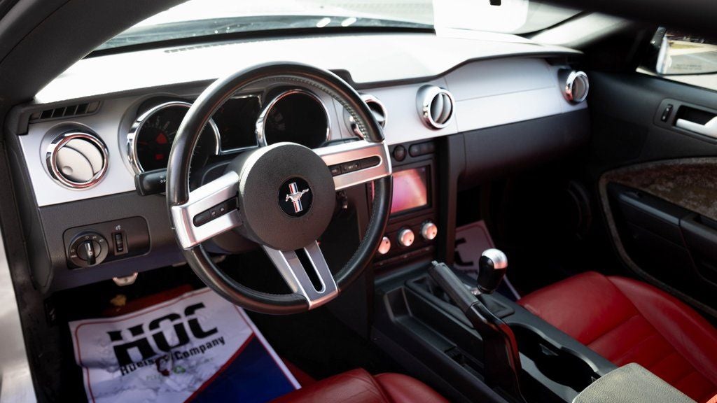 2005 Ford Mustang GT Deluxe