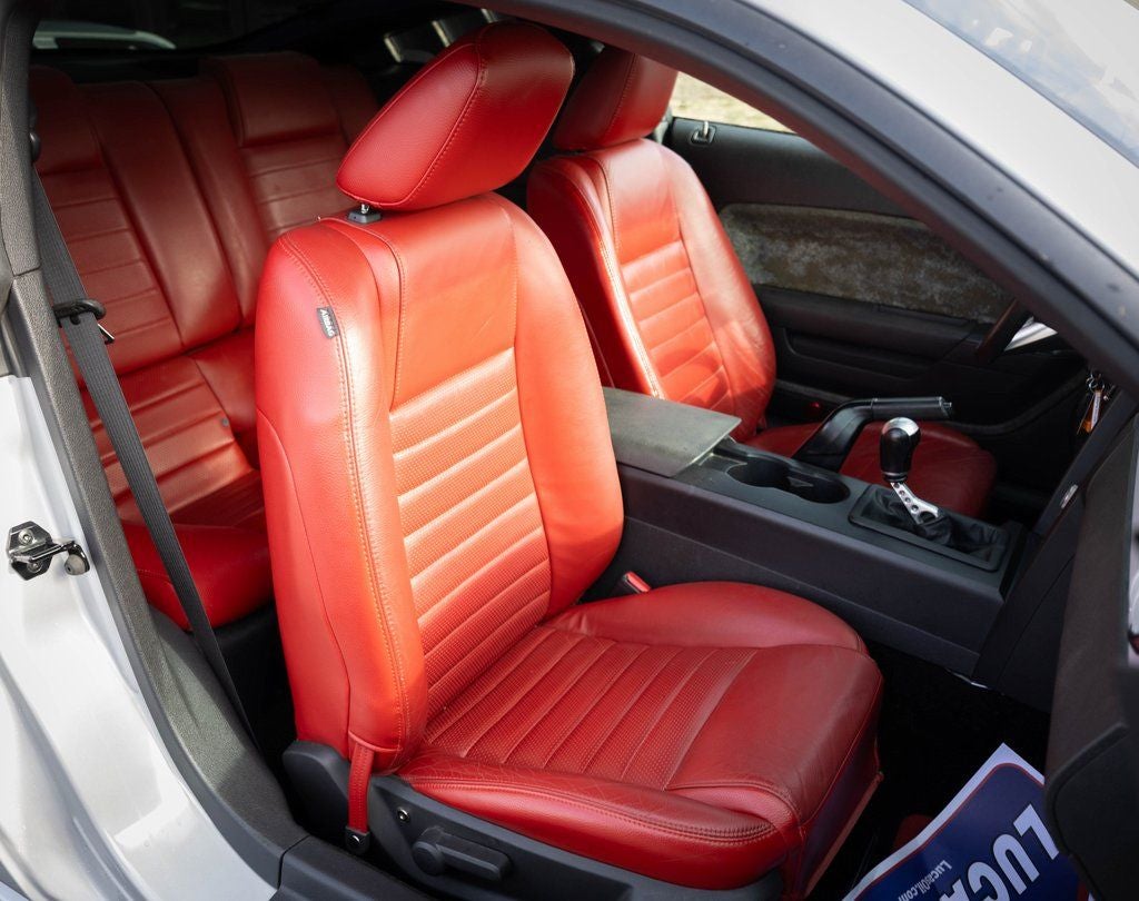 2005 Ford Mustang GT Deluxe