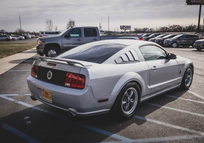 2005 Ford Mustang GT Deluxe