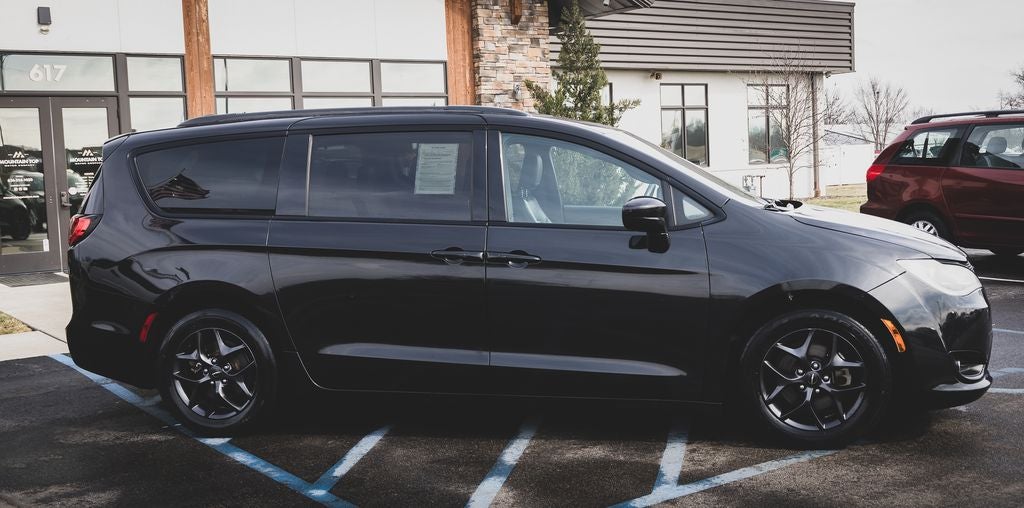 2018 Chrysler Pacifica Touring L