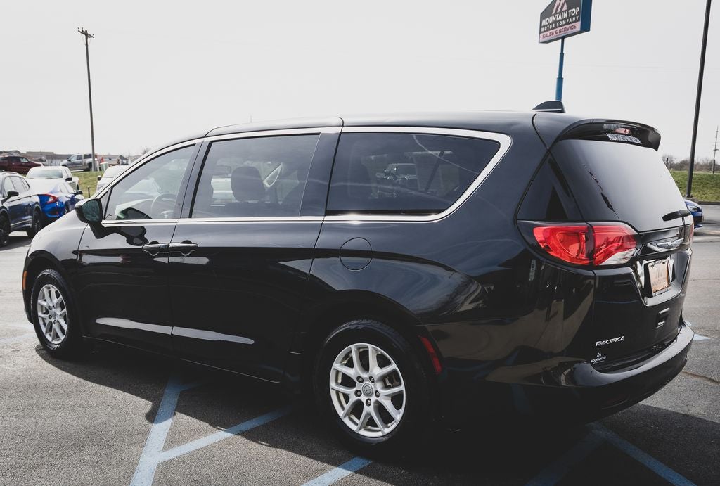 2017 Chrysler Pacifica Touring