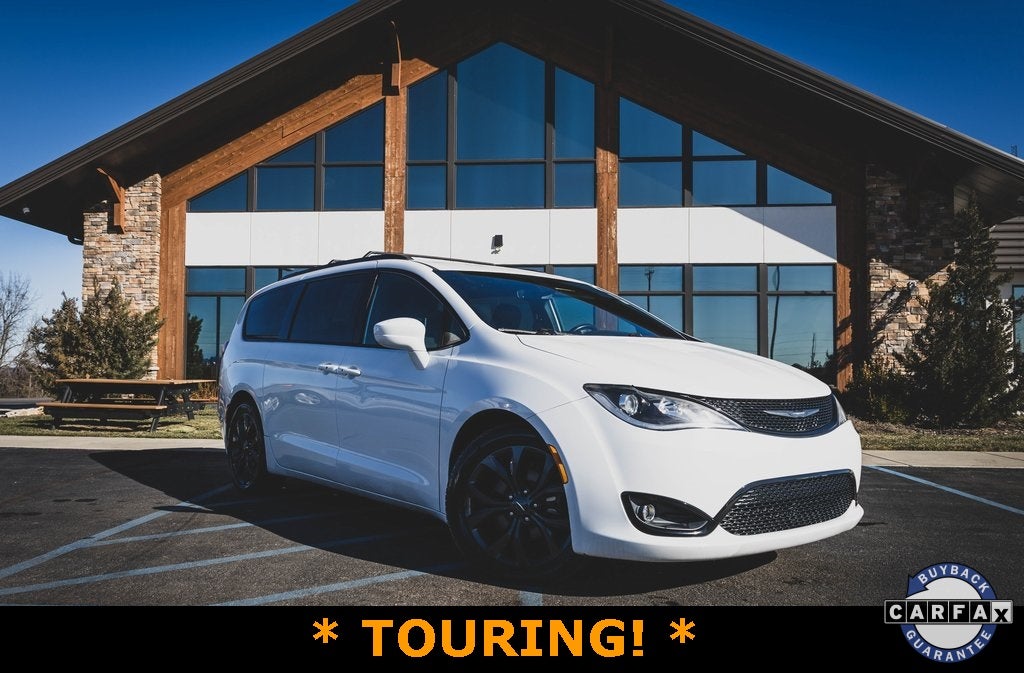2020 Chrysler Pacifica Touring
