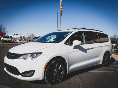 2020 Chrysler Pacifica Touring