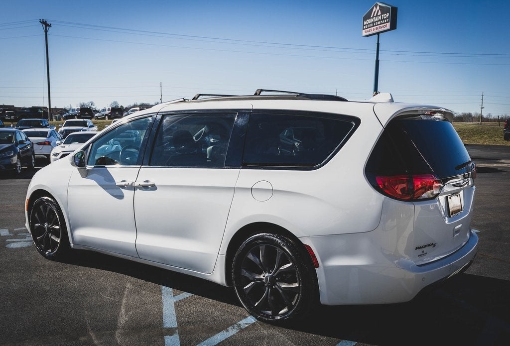 2020 Chrysler Pacifica Touring