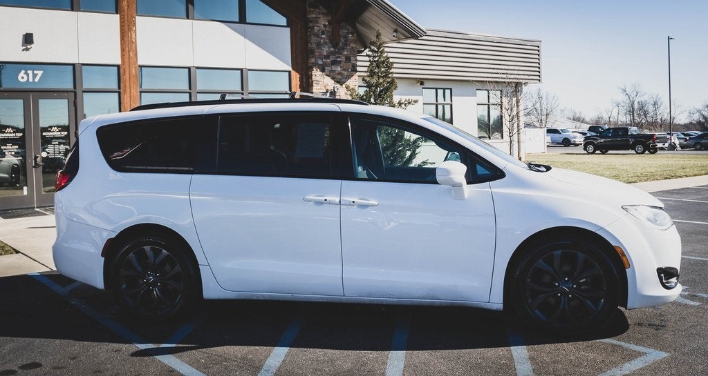 2020 Chrysler Pacifica Touring