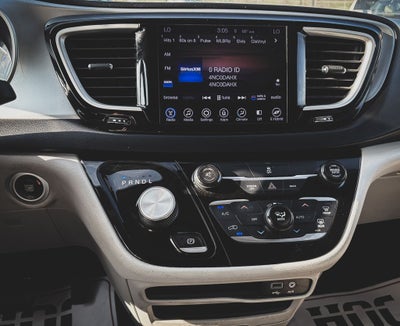 2017 Chrysler Pacifica Hybrid Touring Plus