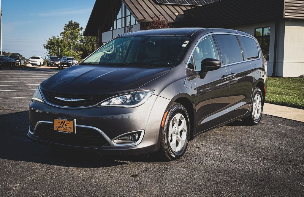 2017 Chrysler Pacifica Hybrid Touring Plus