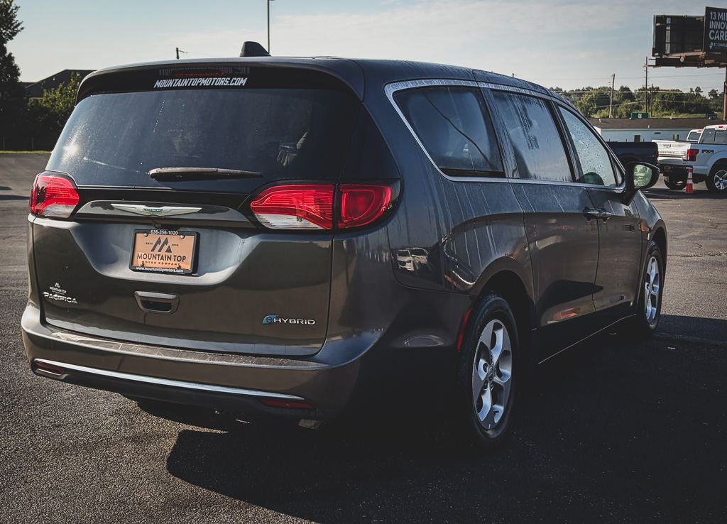 2017 Chrysler Pacifica Hybrid Touring Plus