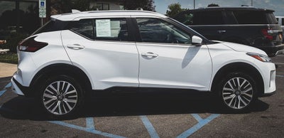 2022 Nissan Kicks SV