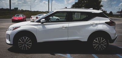 2022 Nissan Kicks SV
