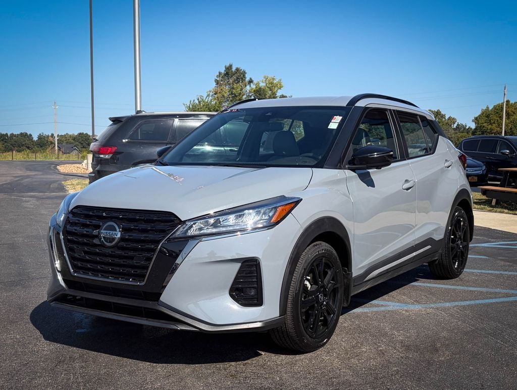 2021 Nissan Kicks SR