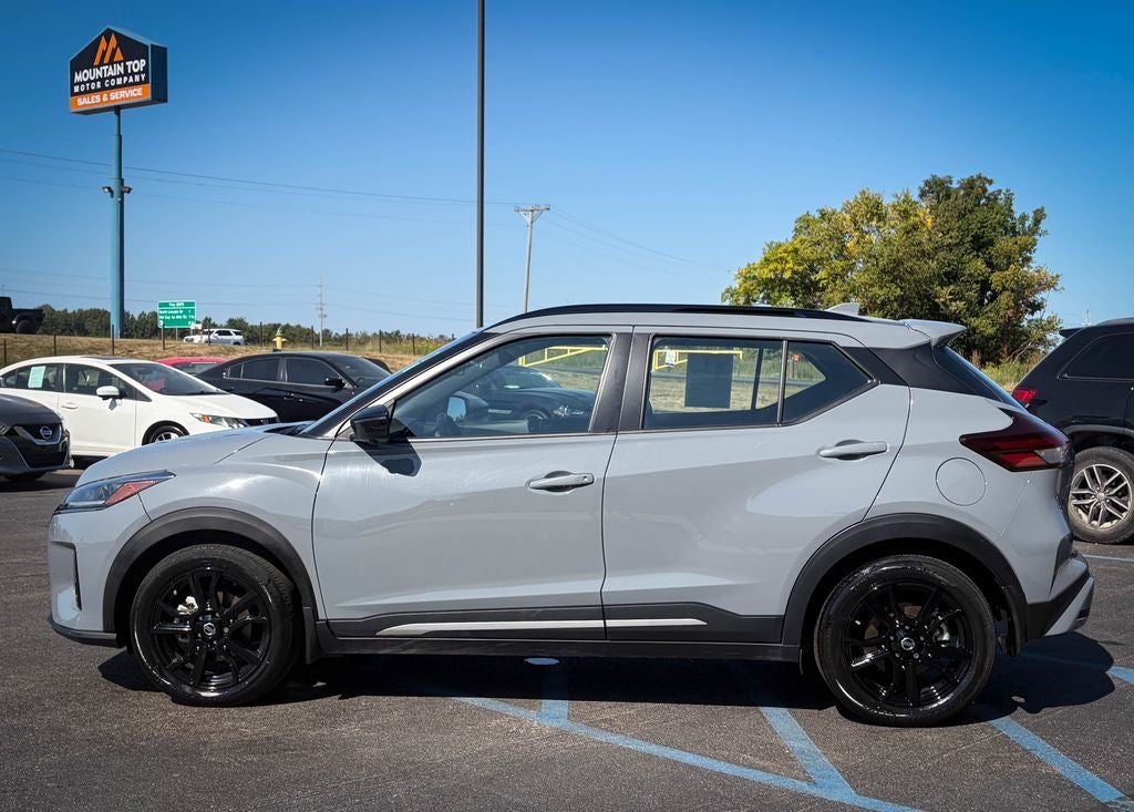 2021 Nissan Kicks SR