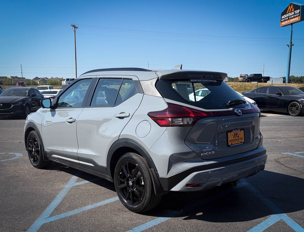 2021 Nissan Kicks SR
