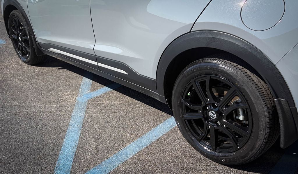 2021 Nissan Kicks SR