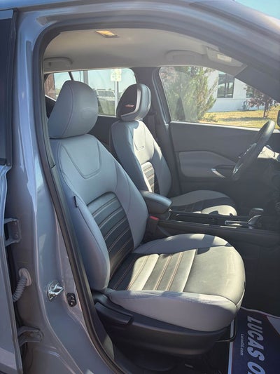 2021 Nissan Kicks SR