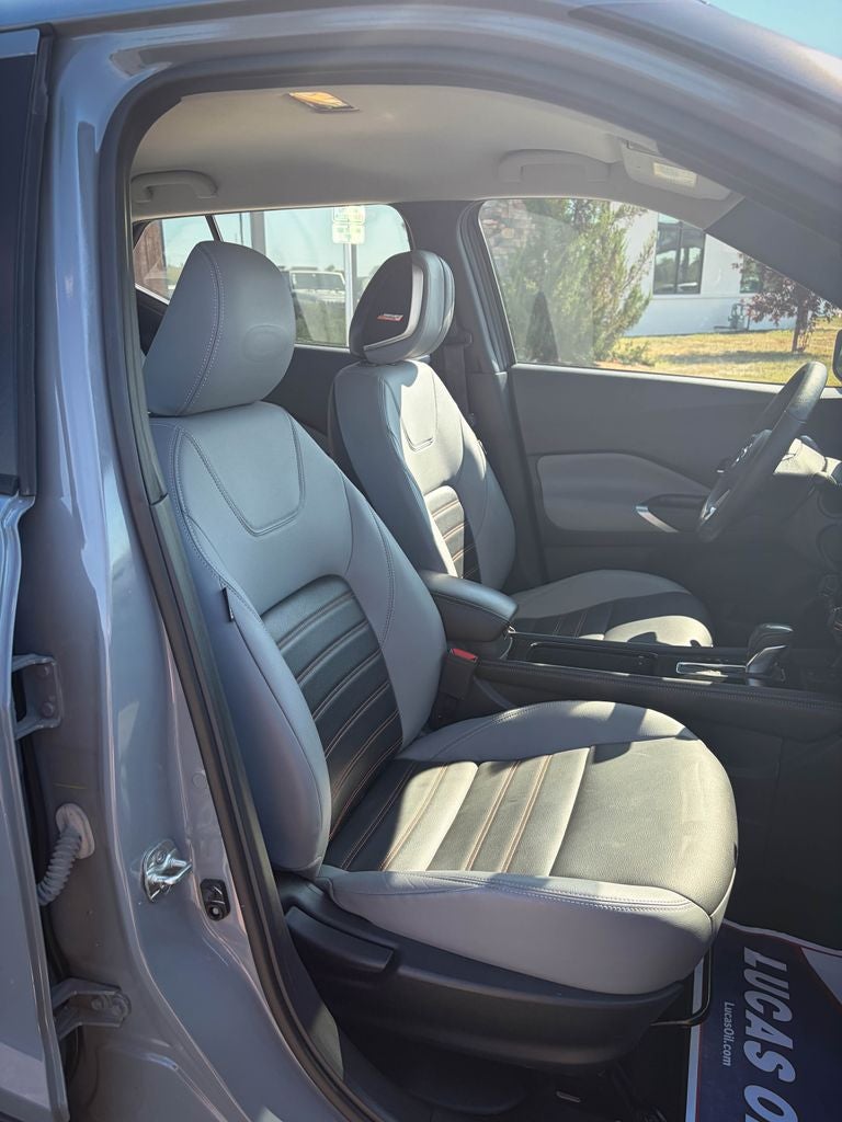 2021 Nissan Kicks SR