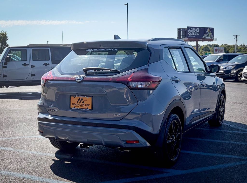 2021 Nissan Kicks SR