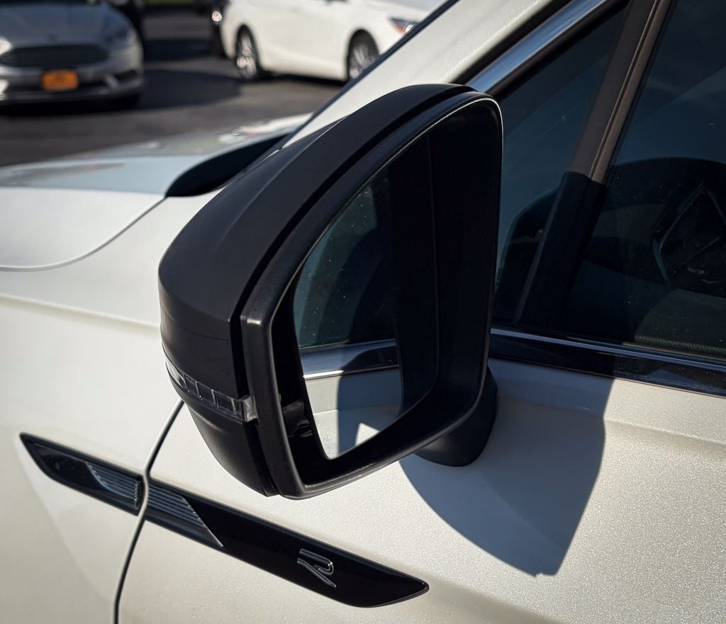 2022 Volkswagen Tiguan 2.0T SEL R-Line