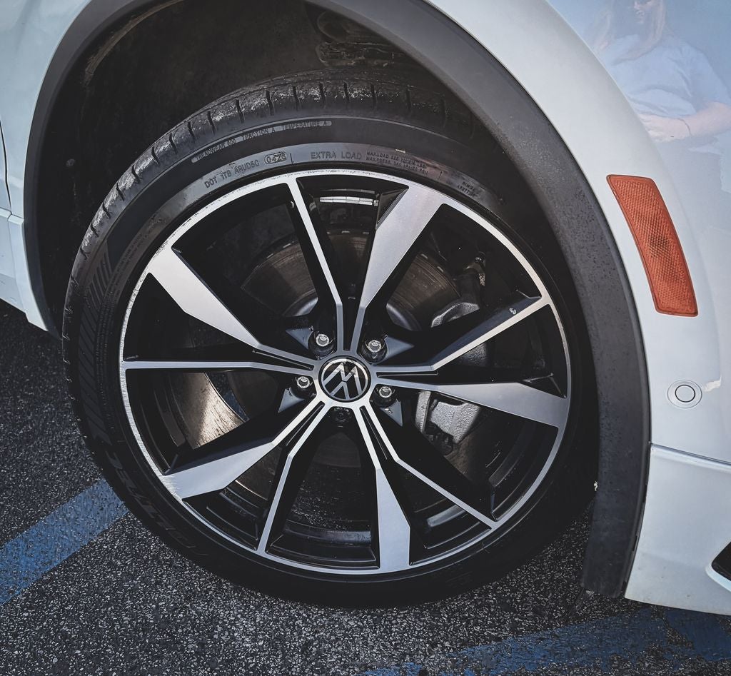 2022 Volkswagen Tiguan 2.0T SEL R-Line