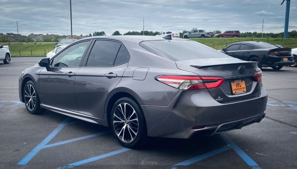 2019 Toyota Camry SE