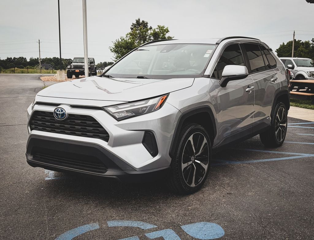 2022 Toyota RAV4 Hybrid XLE