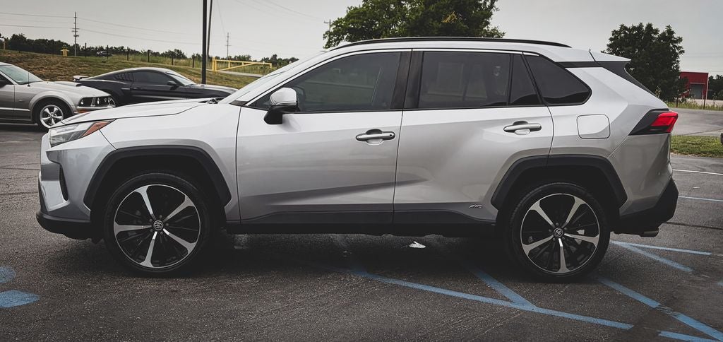 2022 Toyota RAV4 Hybrid XLE