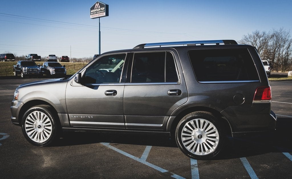 2016 Lincoln Navigator Select