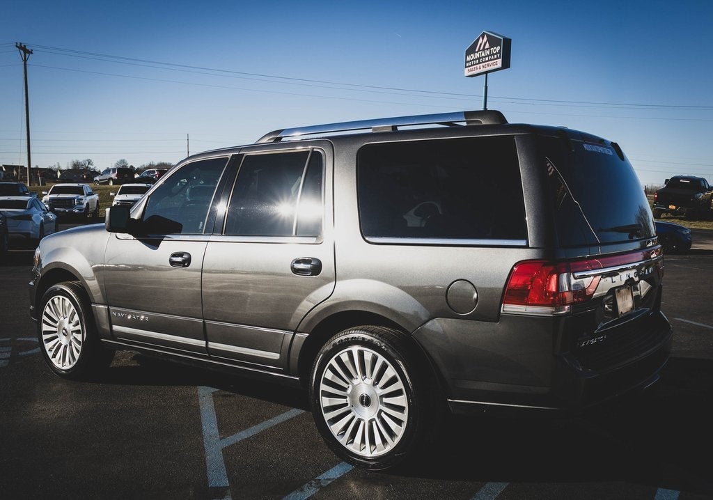 2016 Lincoln Navigator Select