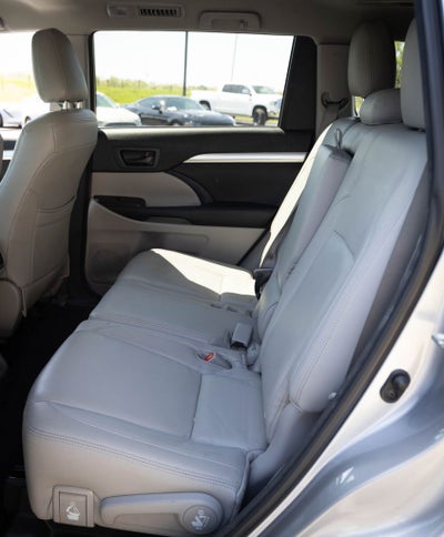 2016 Toyota Highlander LE V6