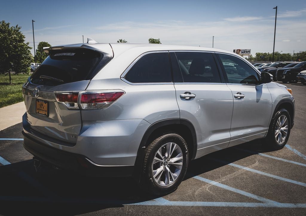 2016 Toyota Highlander LE V6