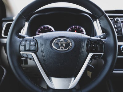 2016 Toyota Highlander LE V6