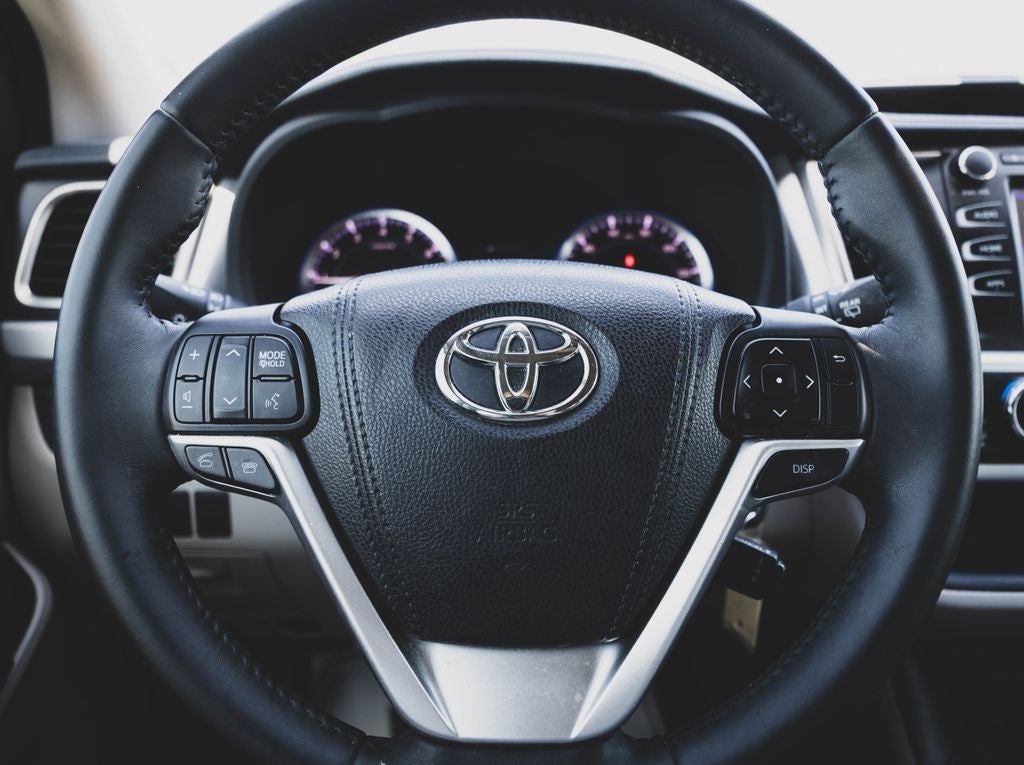 2016 Toyota Highlander LE V6