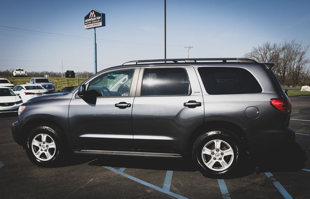 2017 Toyota Sequoia SR5 5.7L