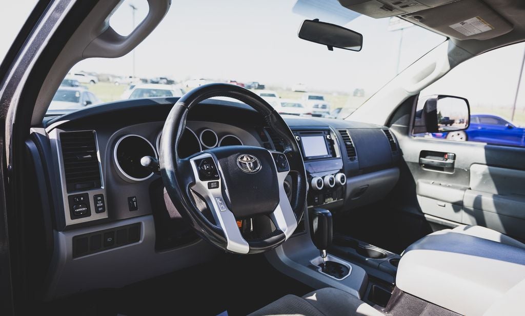 2017 Toyota Sequoia SR5 5.7L