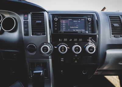 2017 Toyota Sequoia SR5 5.7L