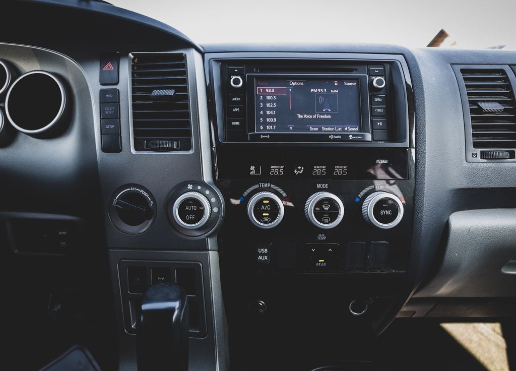 2017 Toyota Sequoia SR5 5.7L