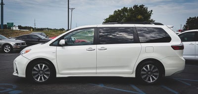 2020 Toyota Sienna XLE 7 Passenger