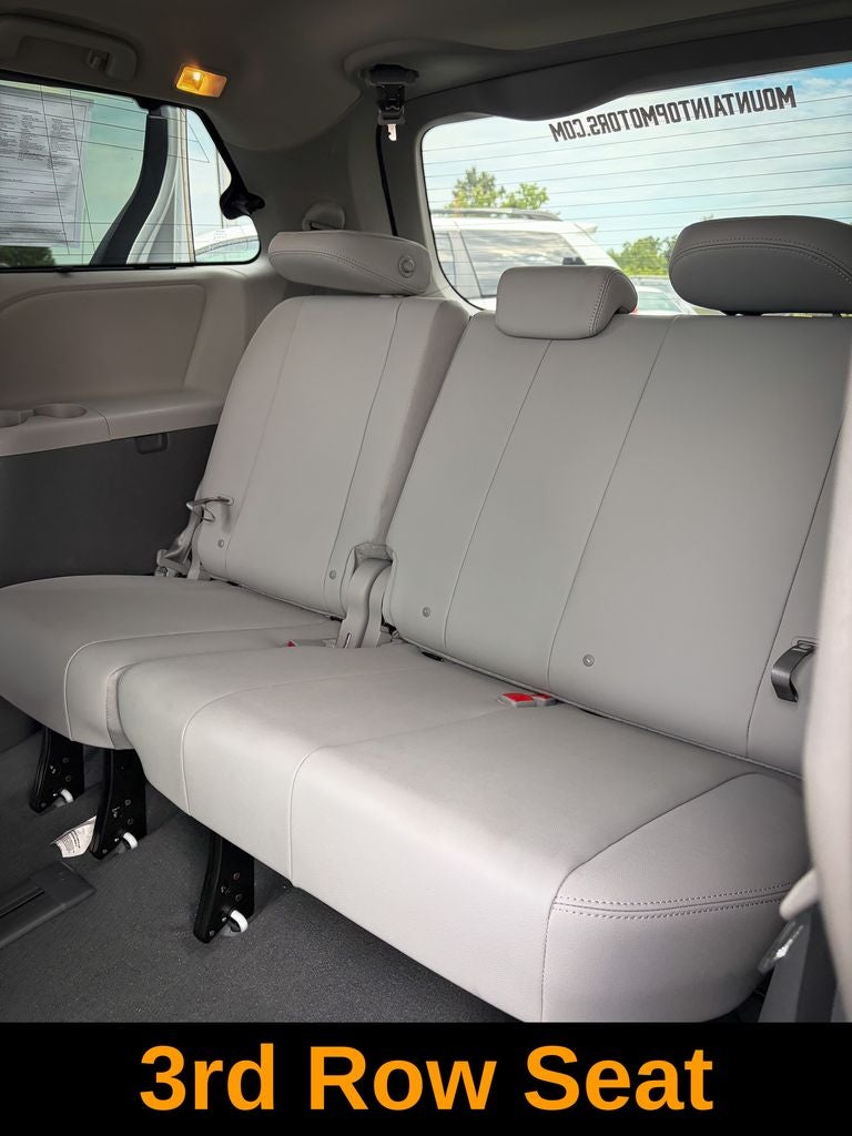 2020 Toyota Sienna XLE 7 Passenger