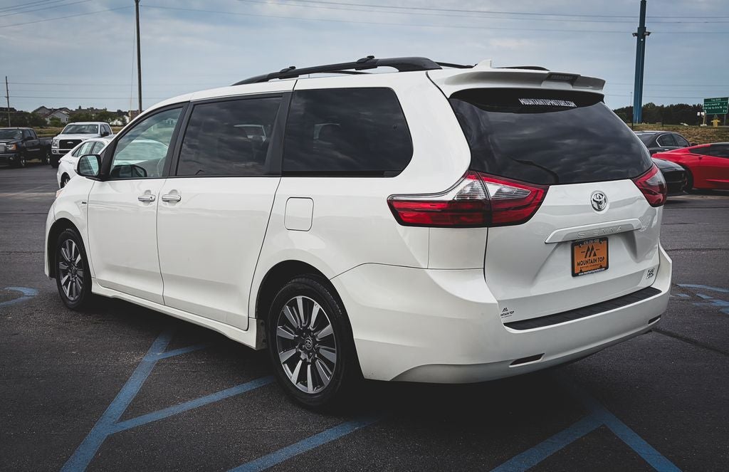 2020 Toyota Sienna XLE 7 Passenger