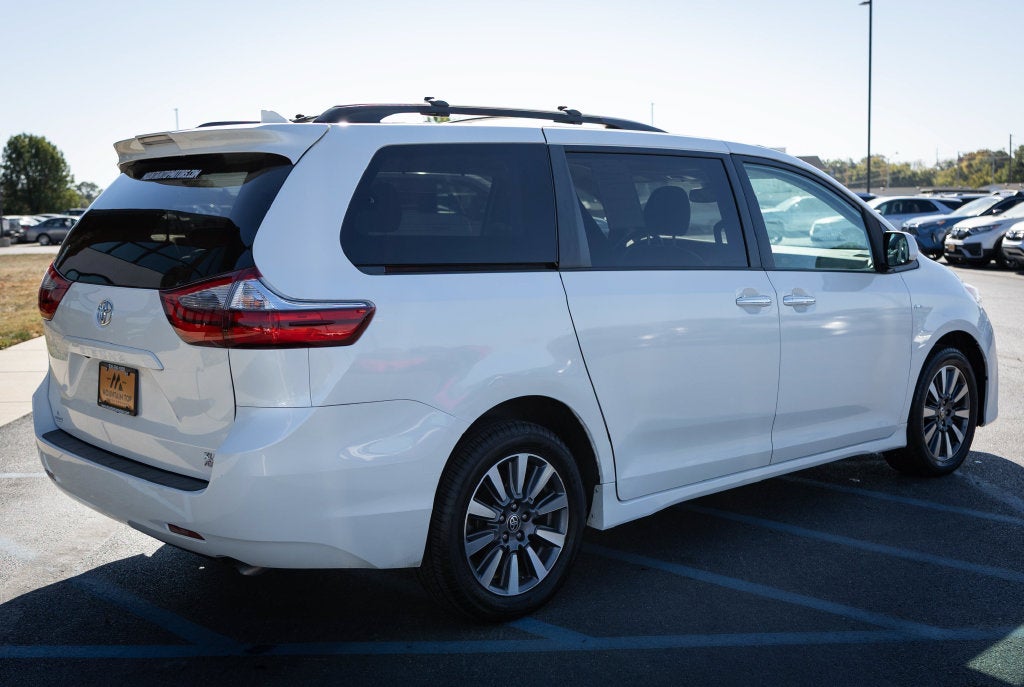 2020 Toyota Sienna XLE 7 Passenger