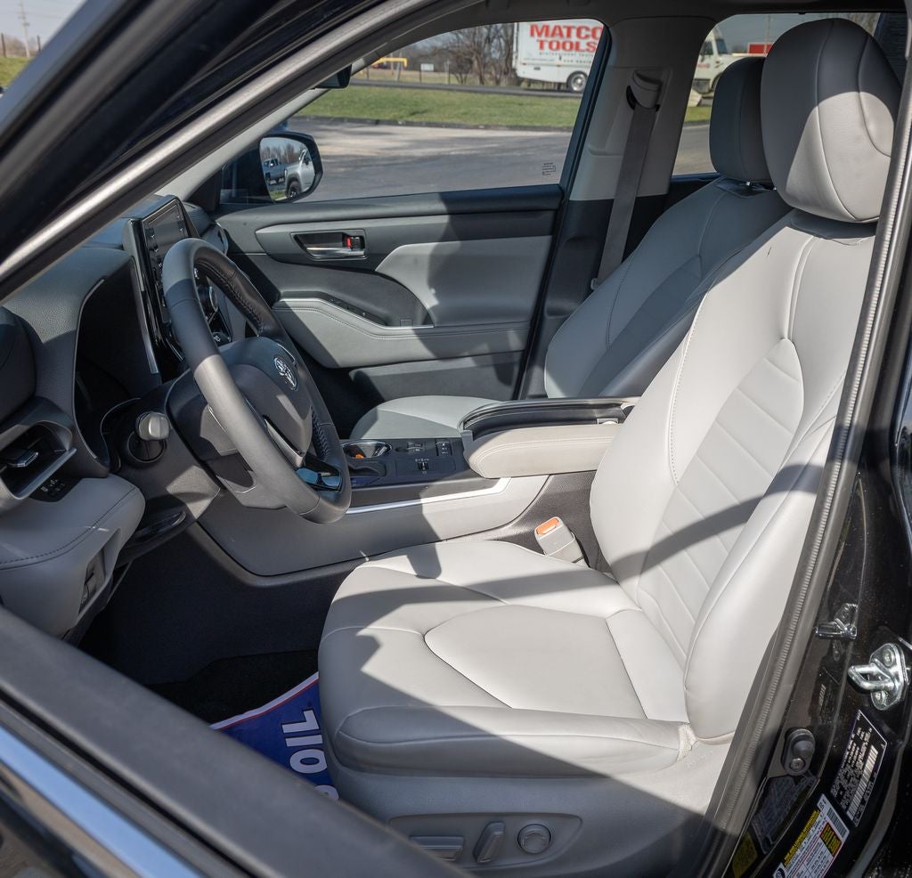2021 Toyota Highlander Hybrid XLE