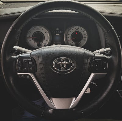 2016 Toyota Sienna SE 8 Passenger