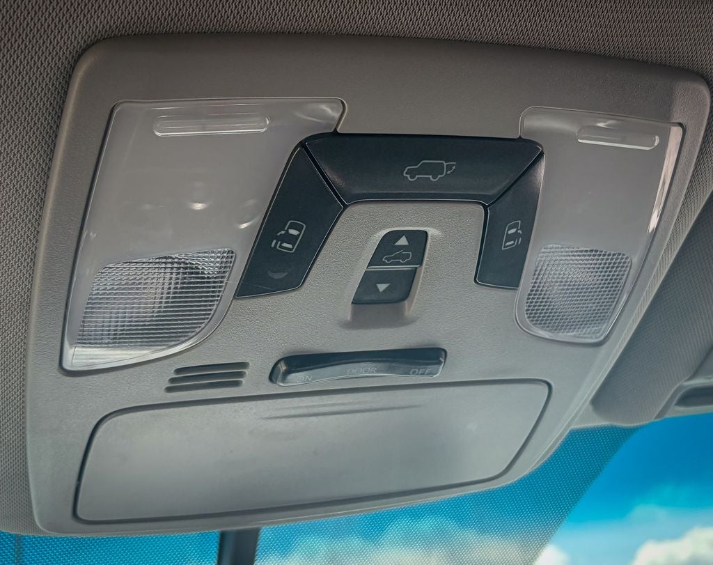 2016 Toyota Sienna SE 8 Passenger